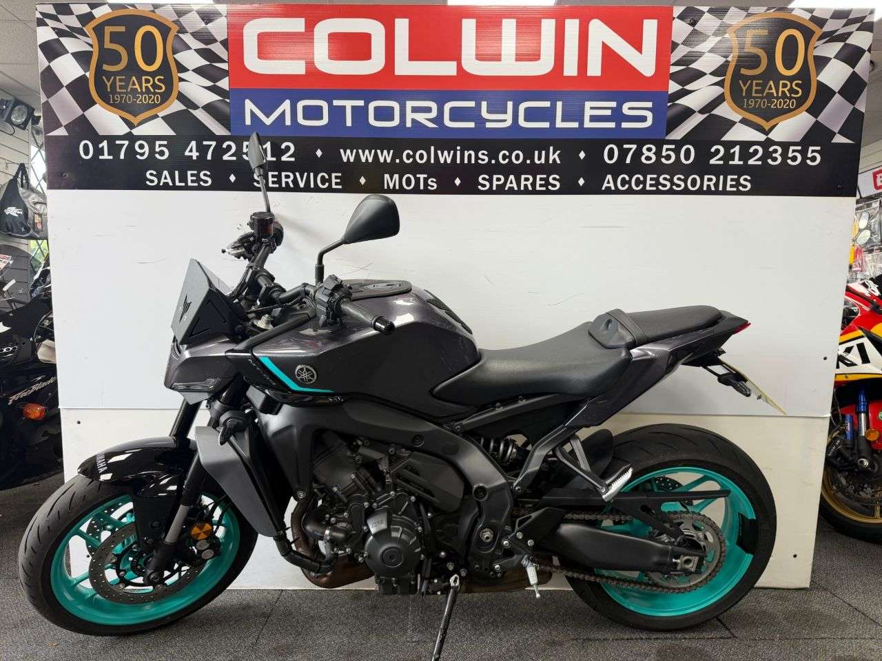 A 2025 YAMAHA MT-09 900 Naked Petrol Y-AMT Euro 5 (119 ps) A 2025 YAMAHA MT-09 900 Naked Petrol Y-AMT Euro 5 (119 ps)