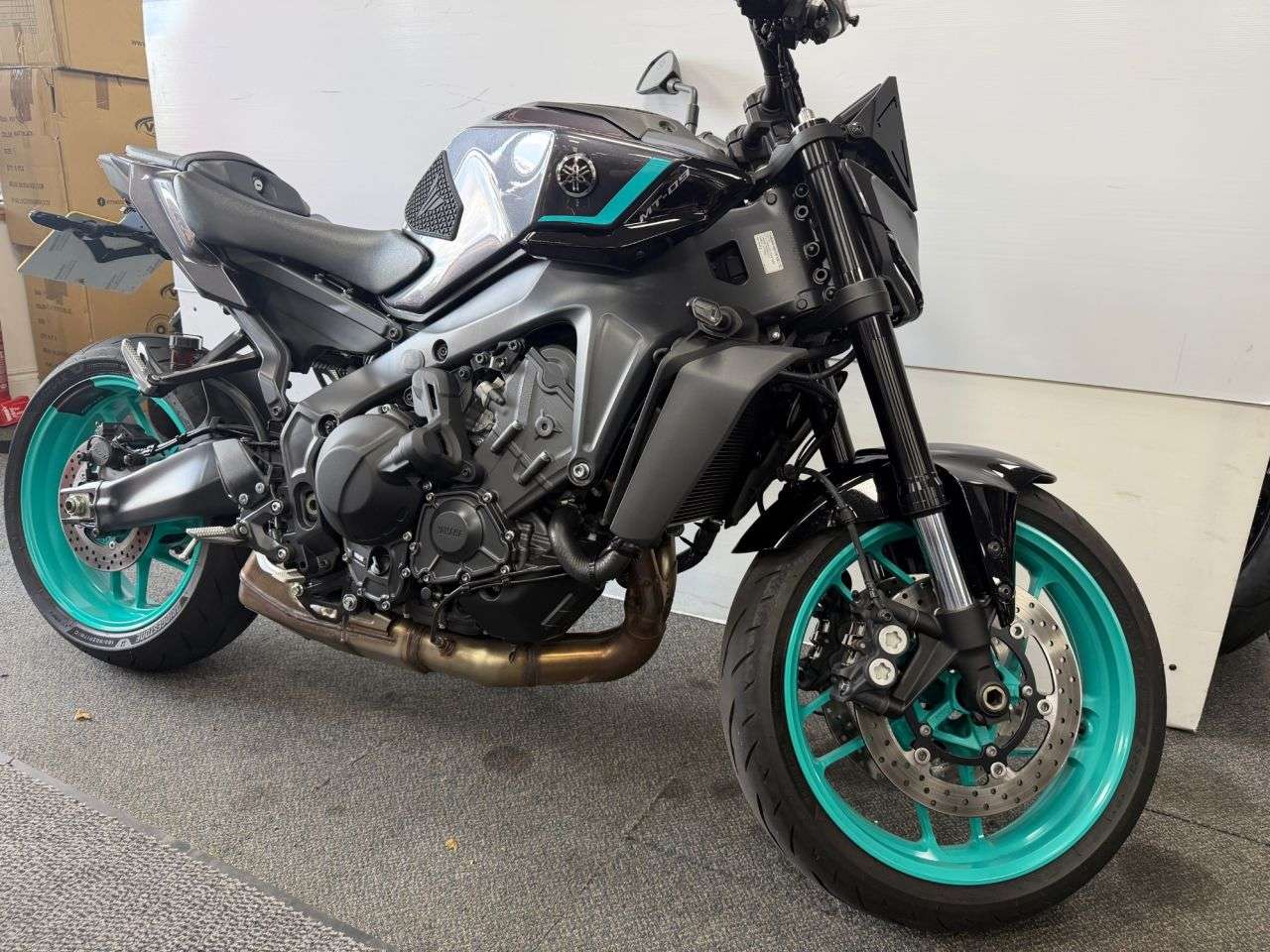 A 2025 YAMAHA MT-09 900 Naked Petrol Y-AMT Euro 5 (119 ps) A 2025 YAMAHA MT-09 900 Naked Petrol Y-AMT Euro 5 (119 ps)
