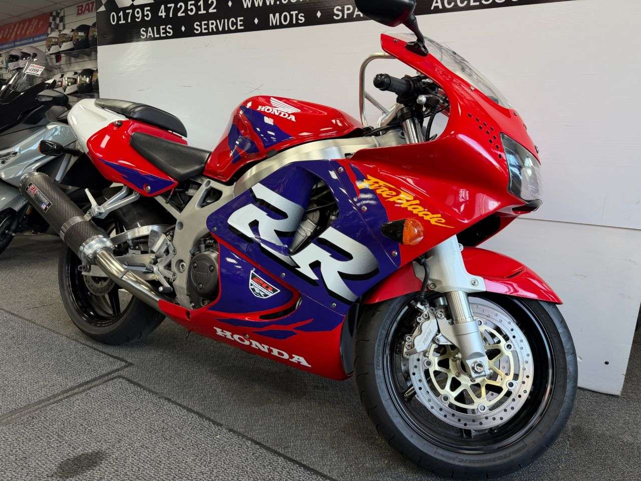A 2000 HONDA CBR900RR FIREBLADE 918cc A 2000 HONDA CBR900RR FIREBLADE 918cc