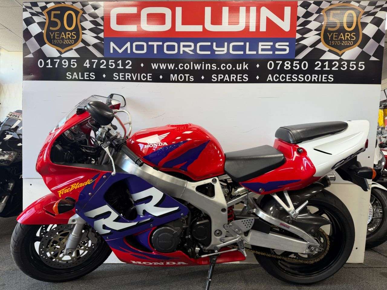 A 2000 HONDA CBR900RR FIREBLADE 918cc A 2000 HONDA CBR900RR FIREBLADE 918cc