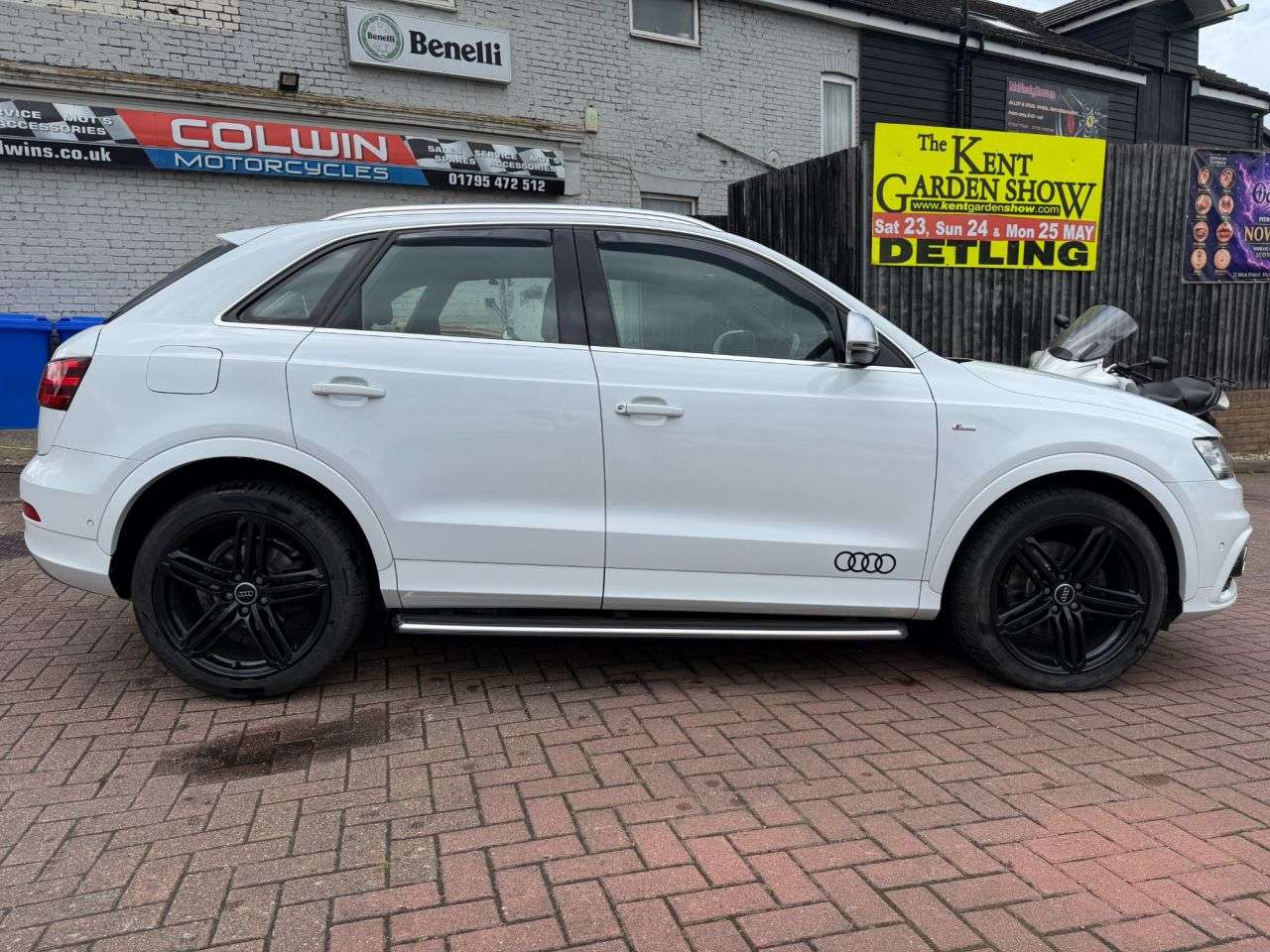 A 2012 AUDI Q3 2.0 TDI S line SUV 5dr Diesel S Tronic quattro Euro 5 (s/s) (177 ps) A 2012 AUDI Q3 2.0 TDI S line SUV 5dr Diesel S Tronic quattro Euro 5 (s/s) (177 ps)