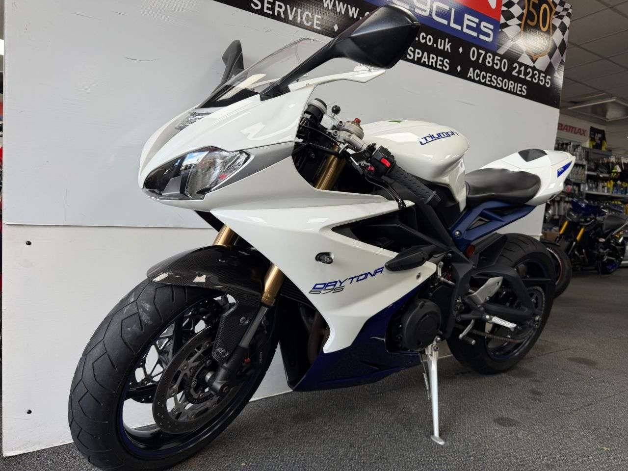 A 2014 TRIUMPH DAYTONA 675 675 Super Sports Petrol Manual O-ring (127 ps) A 2014 TRIUMPH DAYTONA 675 675 Super Sports Petrol Manual O-ring (127 ps)