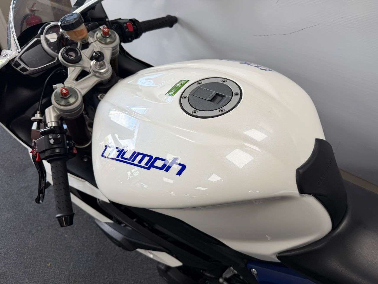 2014 TRIUMPH DAYTONA 675 2014 TRIUMPH DAYTONA 675
