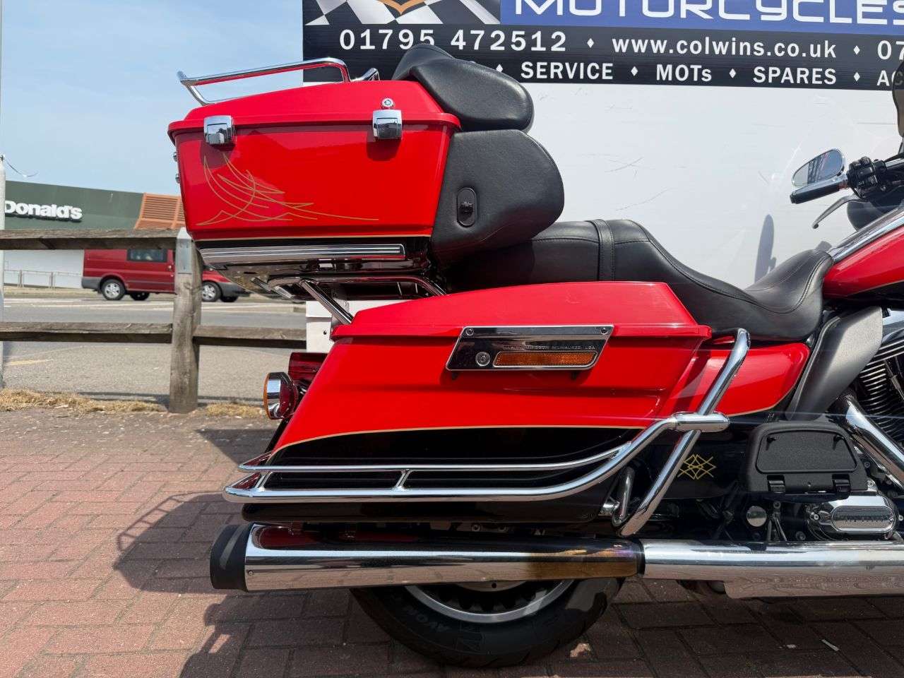 2011 HARLEY-DAVIDSON TOURING 2011 HARLEY-DAVIDSON TOURING