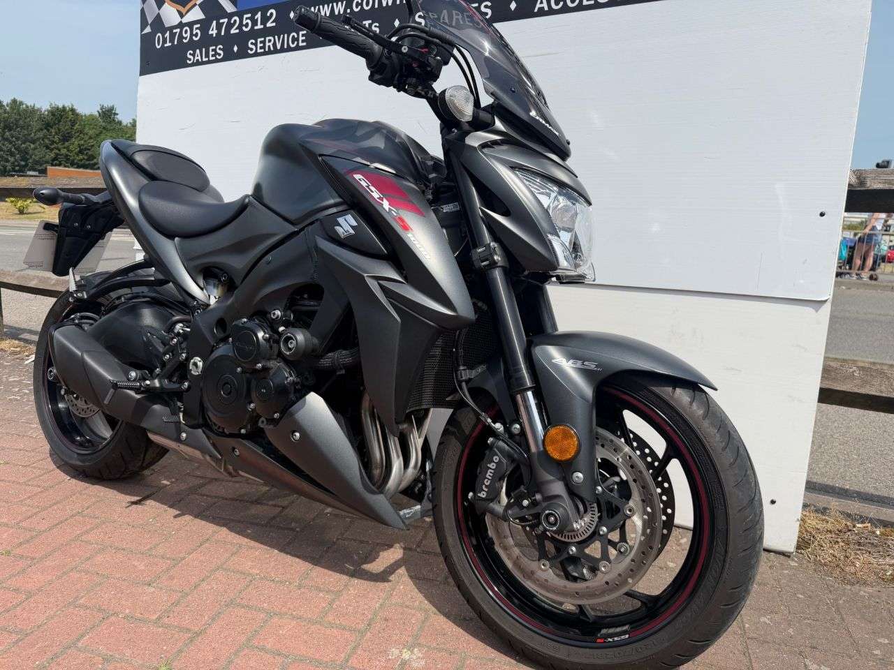 A 2018 SUZUKI GSX-S1000 1000 Naked Petrol Manual Euro 4 (152 ps) A 2018 SUZUKI GSX-S1000 1000 Naked Petrol Manual Euro 4 (152 ps)