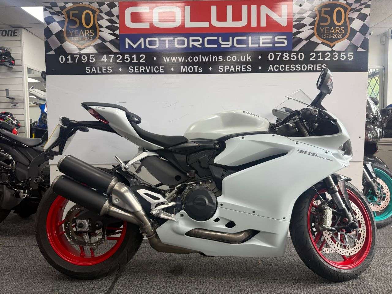 A 2017 DUCATI 959 PANIGALE 959 Super Sports Petrol Manual Euro 4 (149 ps) A 2017 DUCATI 959 PANIGALE 959 Super Sports Petrol Manual Euro 4 (149 ps)