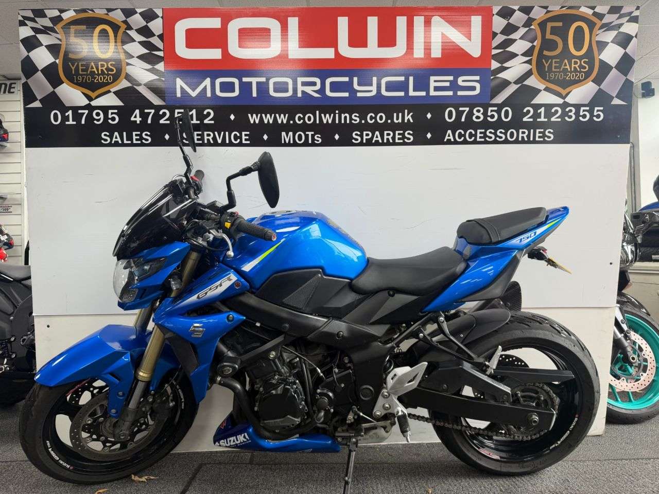 A 2016 SUZUKI GSR750 750 Naked Petrol Manual (106 ps) A 2016 SUZUKI GSR750 750 Naked Petrol Manual (106 ps)