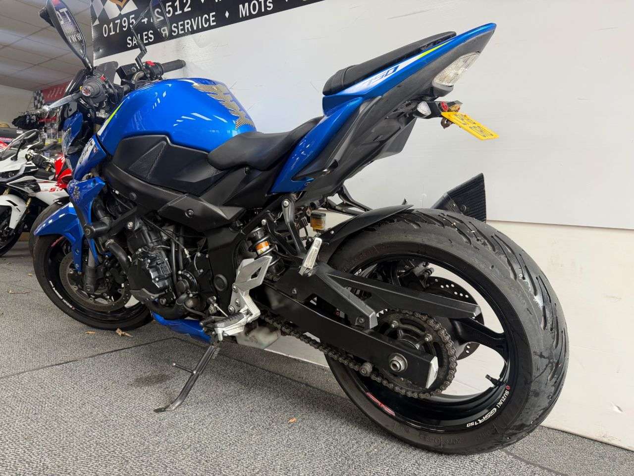 2016 SUZUKI GSR750 2016 SUZUKI GSR750