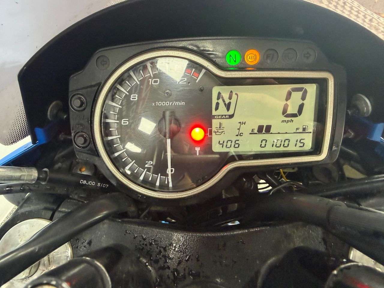 2016 SUZUKI GSR750 2016 SUZUKI GSR750