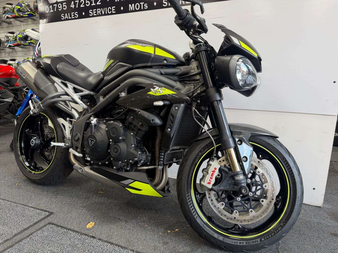 A 2020 TRIUMPH SPEED TRIPLE 1050 1050 RS Naked Petrol Manual Euro 4 (150 ps) A 2020 TRIUMPH SPEED TRIPLE 1050 1050 RS Naked Petrol Manual Euro 4 (150 ps)