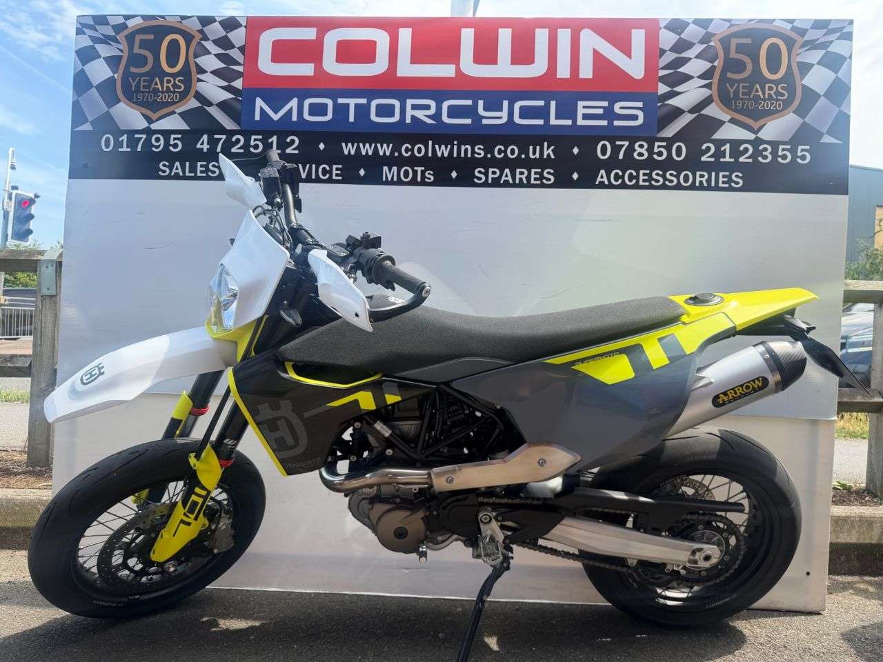 A 2024 HUSQVARNA 701 SUPERMOTO 701 Super Moto Petrol Manual Euro 5 (75 ps) A 2024 HUSQVARNA 701 SUPERMOTO 701 Super Moto Petrol Manual Euro 5 (75 ps)