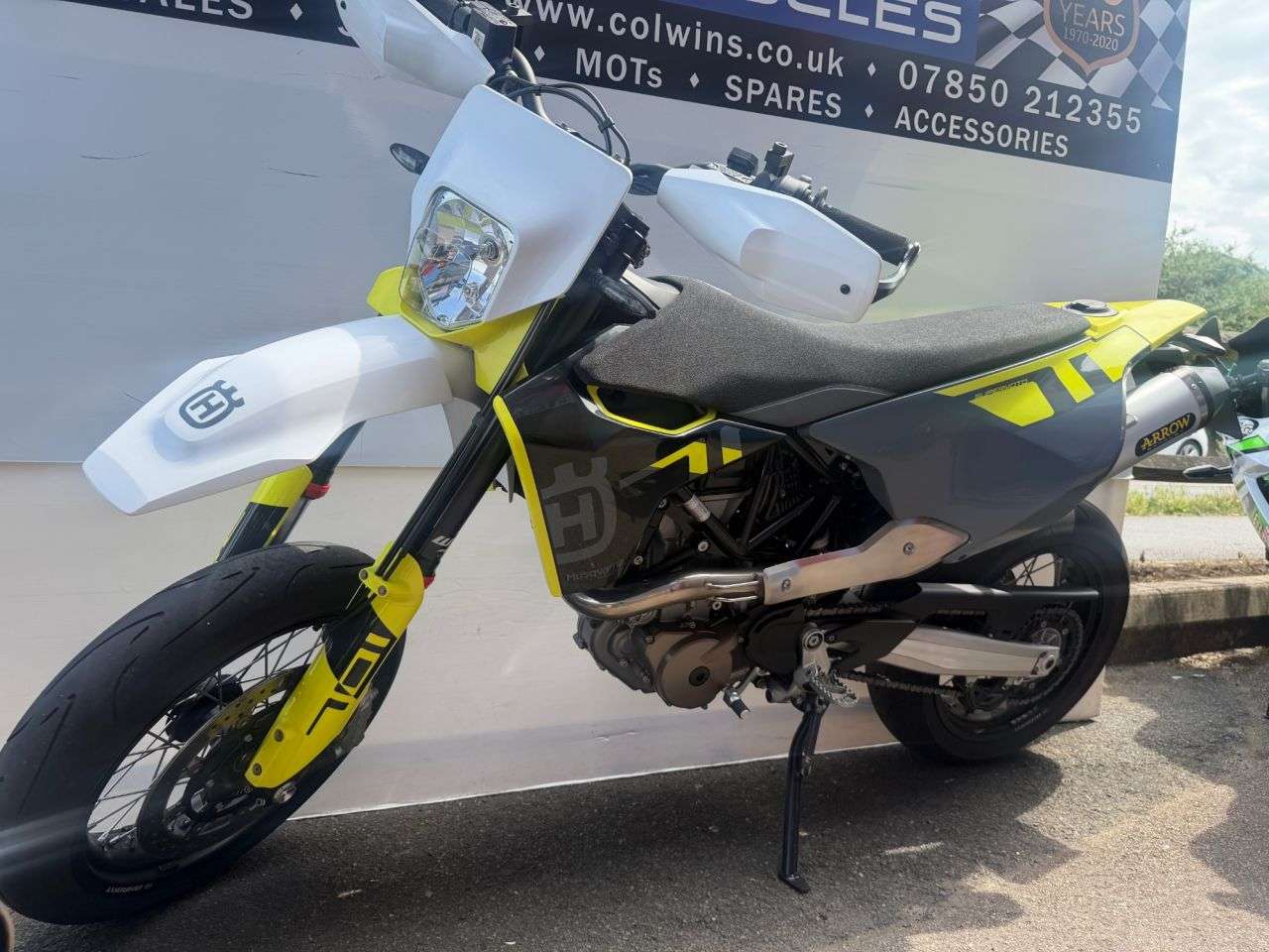 A 2024 HUSQVARNA 701 SUPERMOTO 701 Super Moto Petrol Manual Euro 5 (75 ps) A 2024 HUSQVARNA 701 SUPERMOTO 701 Super Moto Petrol Manual Euro 5 (75 ps)