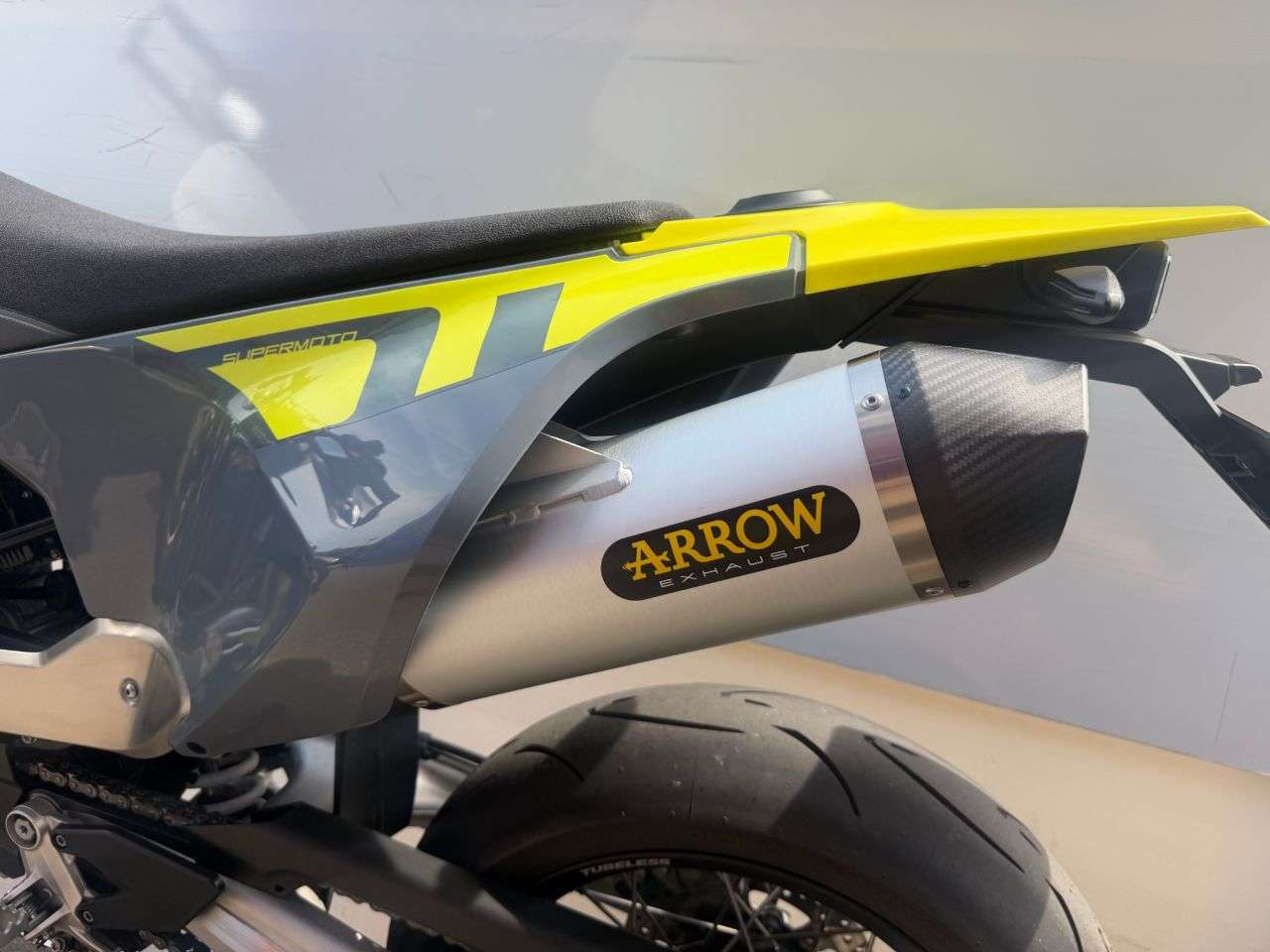 2024 HUSQVARNA 701 SUPERMOTO 2024 HUSQVARNA 701 SUPERMOTO