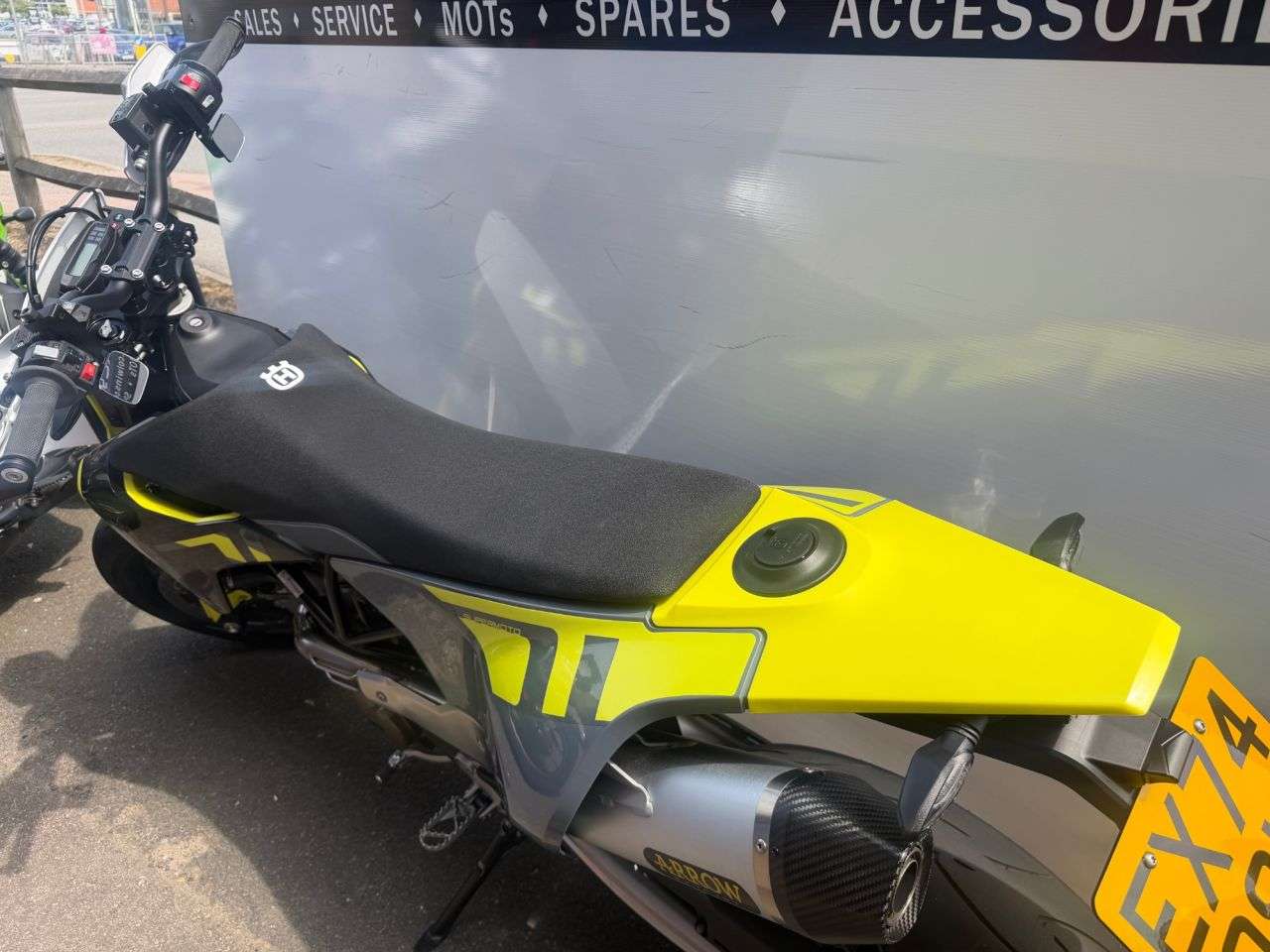 2024 HUSQVARNA 701 SUPERMOTO 2024 HUSQVARNA 701 SUPERMOTO