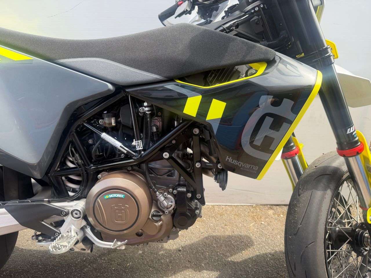 2024 HUSQVARNA 701 SUPERMOTO 2024 HUSQVARNA 701 SUPERMOTO
