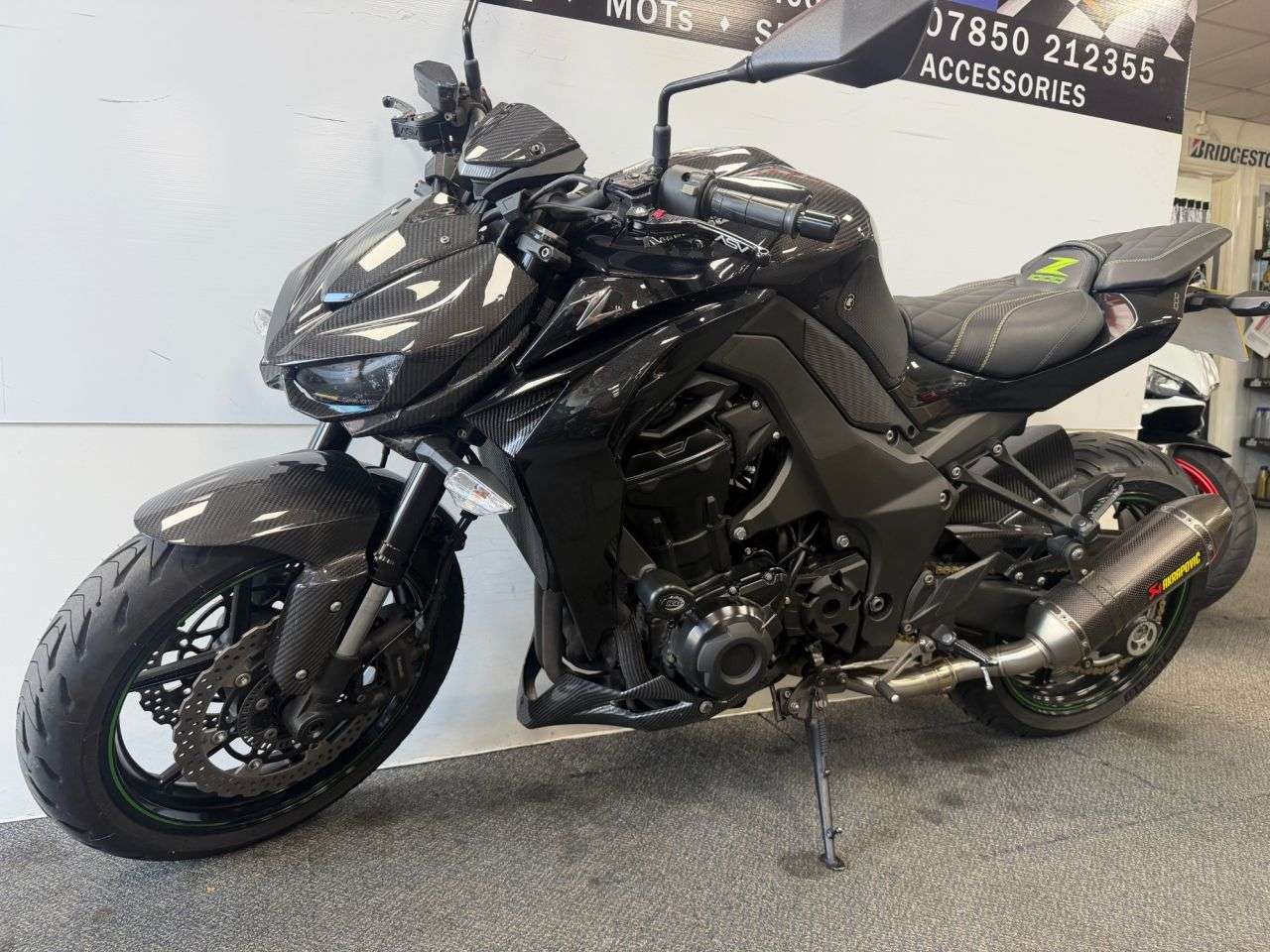 A 2017 KAWASAKI Z1000 1000 Supernaked Petrol Manual Euro 4 (142 ps) A 2017 KAWASAKI Z1000 1000 Supernaked Petrol Manual Euro 4 (142 ps)
