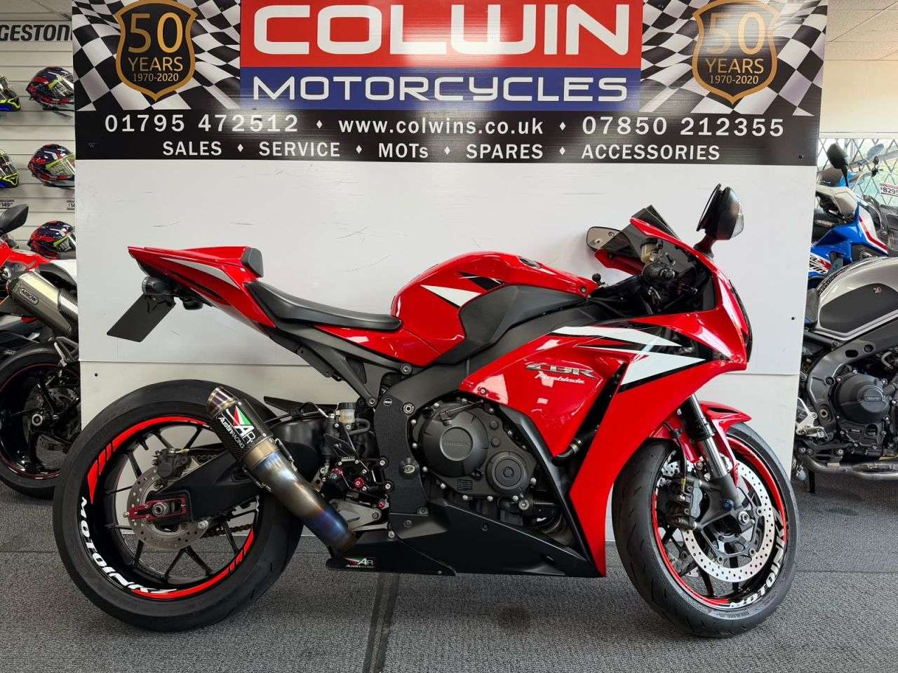 A 2012 HONDA CBR1000RR FIREBLADE 1000 Super Sports Petrol Manual (178 ps) A 2012 HONDA CBR1000RR FIREBLADE 1000 Super Sports Petrol Manual (178 ps)