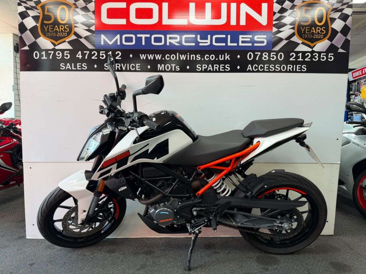 A 2019 KTM 125 DUKE 125 Naked Petrol Manual Euro 4 (15 ps) A 2019 KTM 125 DUKE 125 Naked Petrol Manual Euro 4 (15 ps)