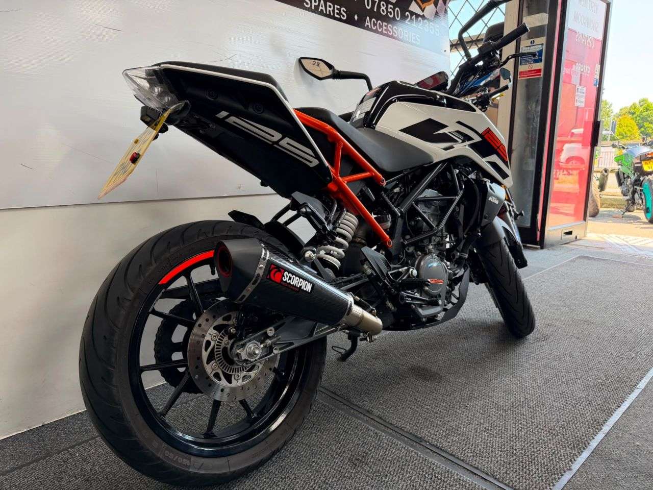 2019 KTM 125 DUKE 2019 KTM 125 DUKE