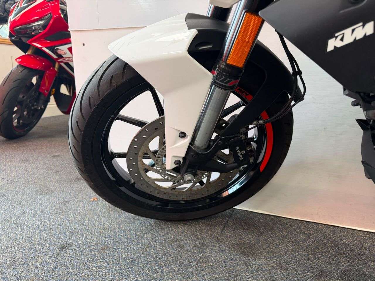 2019 KTM 125 DUKE 2019 KTM 125 DUKE