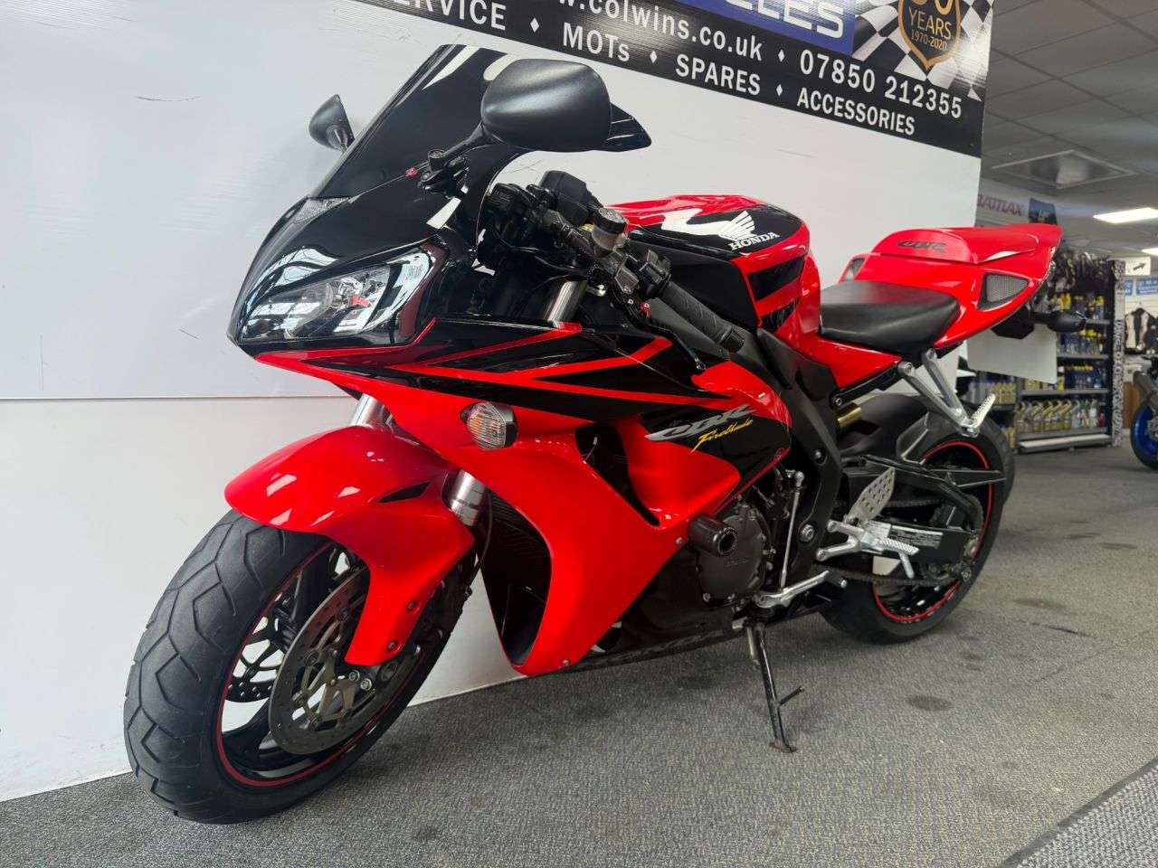 A 2006 HONDA CBR1000RR FIREBLADE 998cc A 2006 HONDA CBR1000RR FIREBLADE 998cc