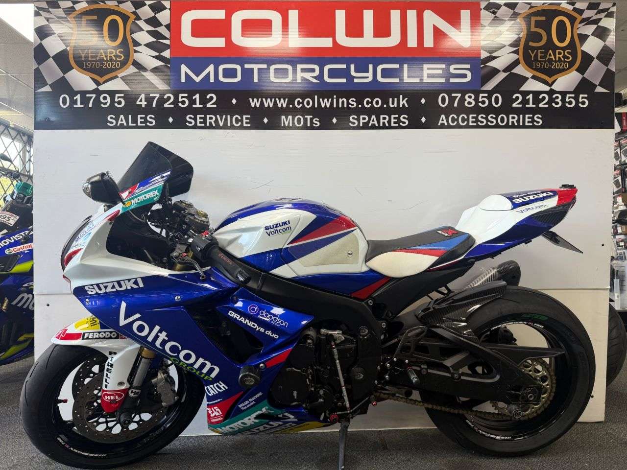 A 2014 SUZUKI GSX-R750 750 Super Sports Petrol Manual (152 ps) A 2014 SUZUKI GSX-R750 750 Super Sports Petrol Manual (152 ps)