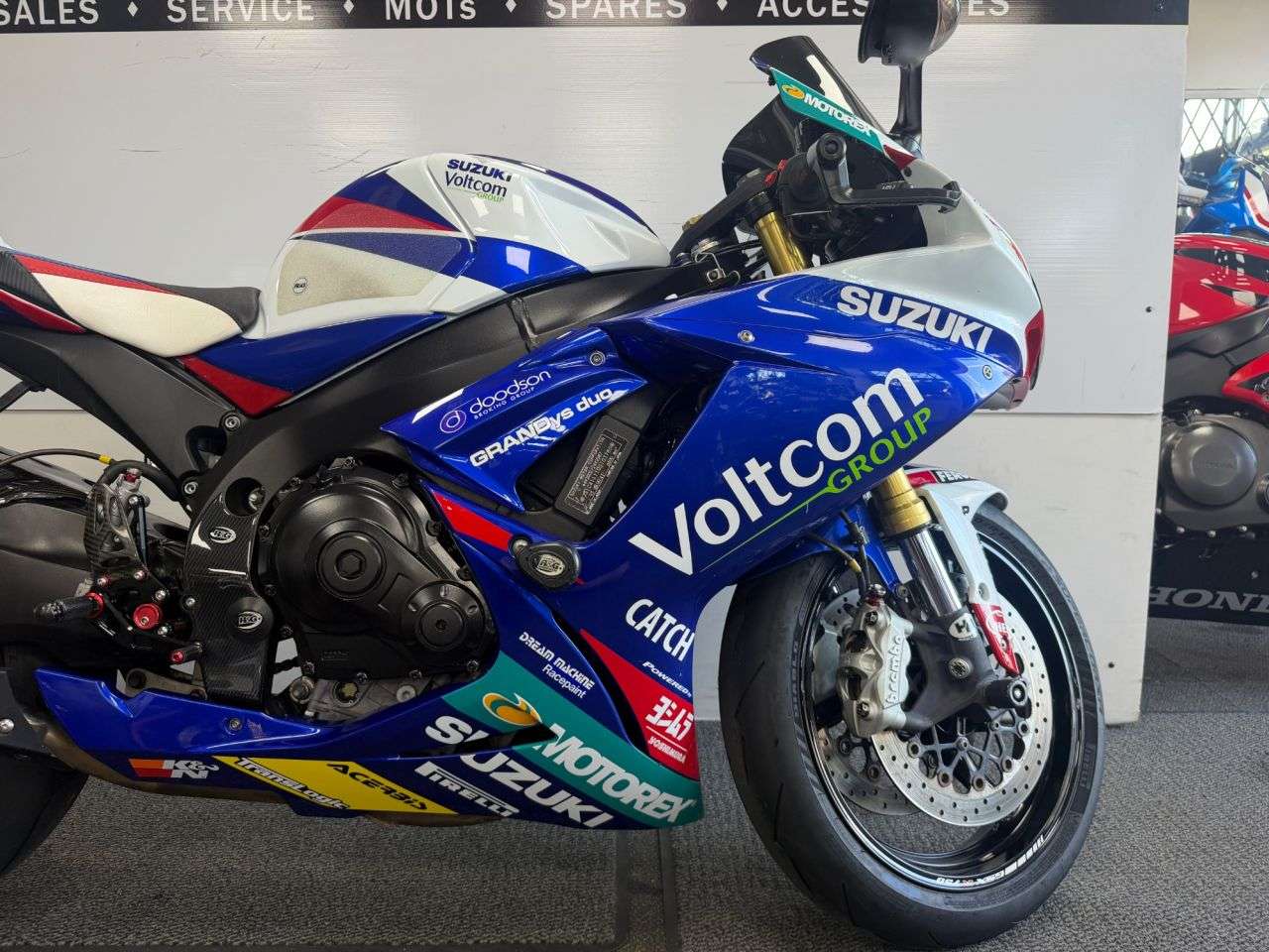 2014 SUZUKI GSX-R750 2014 SUZUKI GSX-R750
