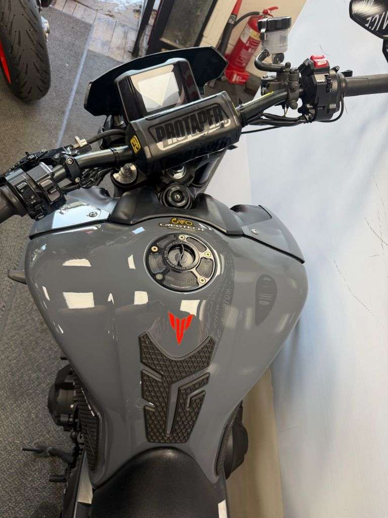 2021 YAMAHA MT-09 2021 YAMAHA MT-09