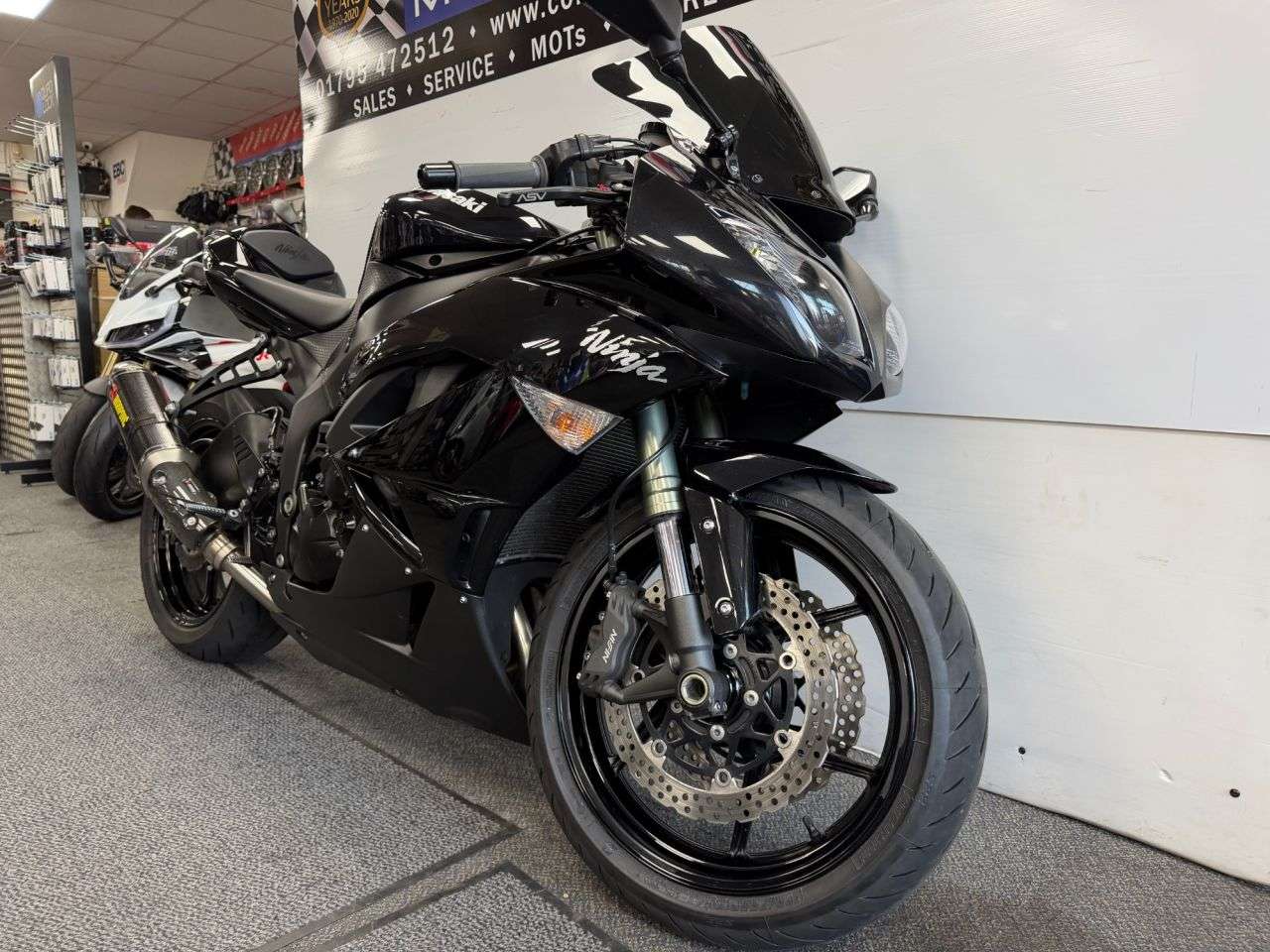 A 2010 KAWASAKI NINJA ZX-6R 600 Super Sports Petrol Manual (128 ps) A 2010 KAWASAKI NINJA ZX-6R 600 Super Sports Petrol Manual (128 ps)