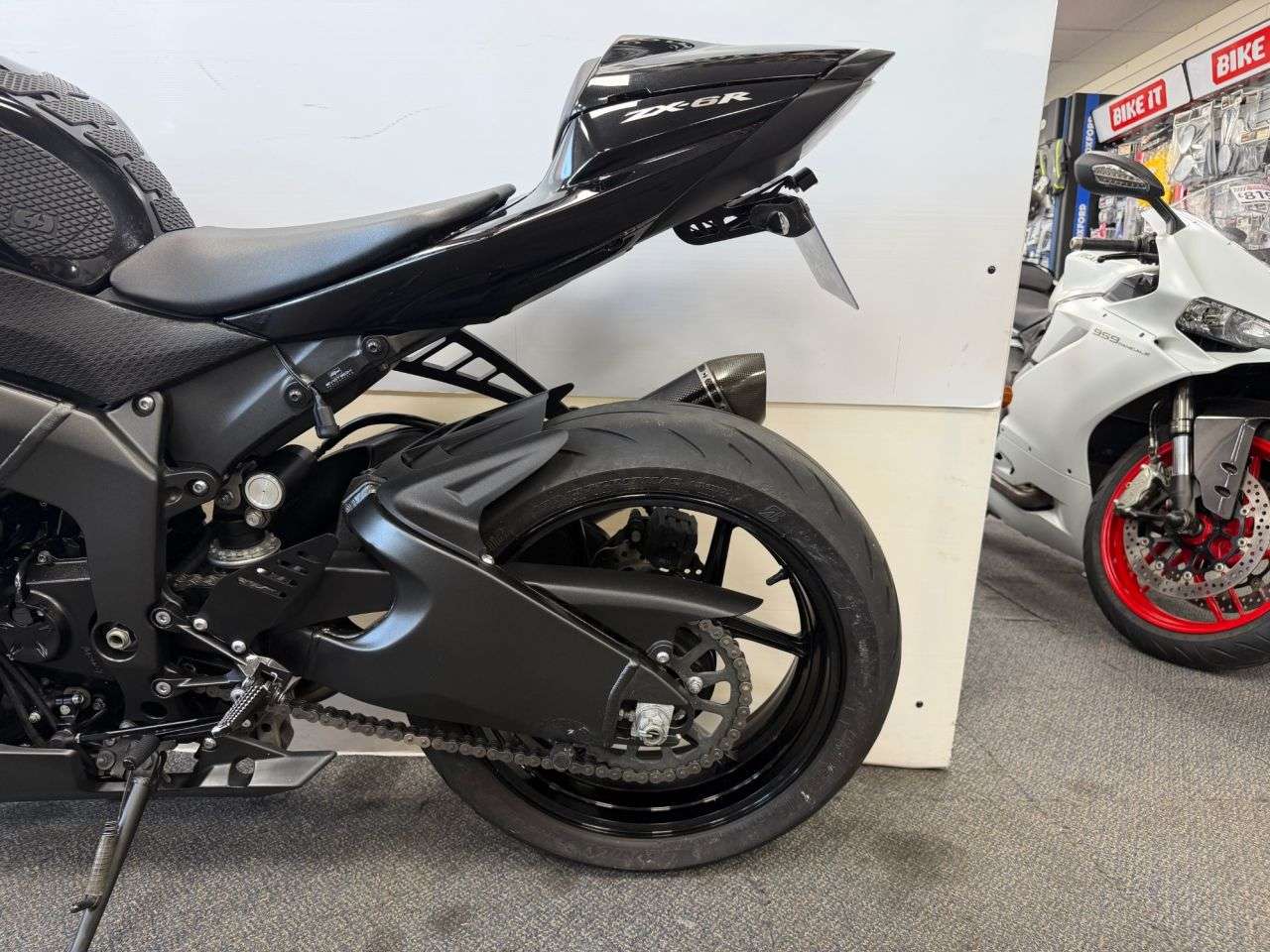 2010 KAWASAKI NINJA ZX-6R 2010 KAWASAKI NINJA ZX-6R