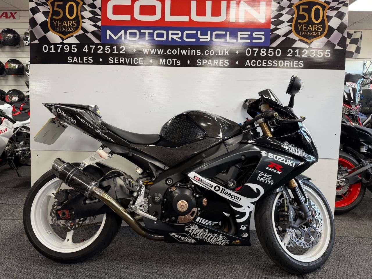 A 2007 SUZUKI GSX-R1000 1000 Super Sports Petrol Manual (184 ps) A 2007 SUZUKI GSX-R1000 1000 Super Sports Petrol Manual (184 ps)