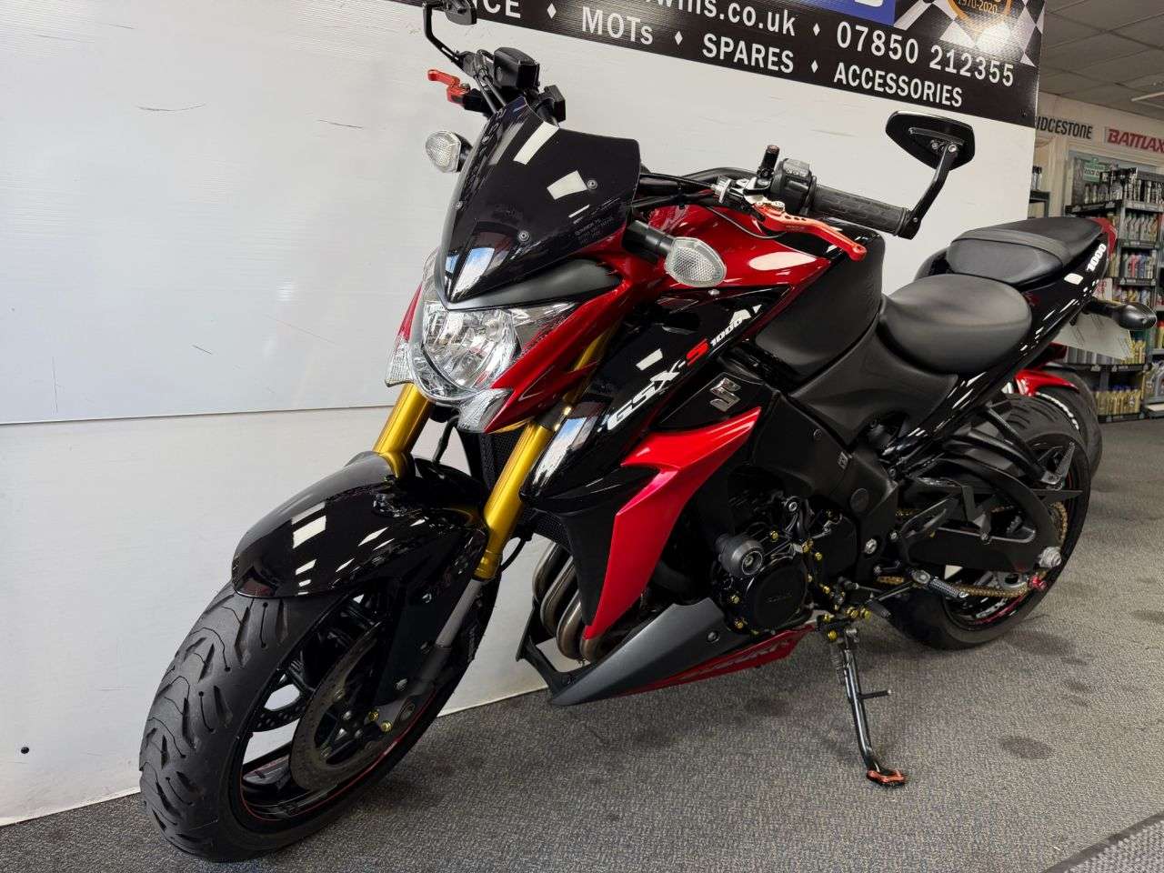 A 2017 SUZUKI GSX-S1000 1000 ABS Naked Petrol Manual Euro 4 (152 ps) A 2017 SUZUKI GSX-S1000 1000 ABS Naked Petrol Manual Euro 4 (152 ps)