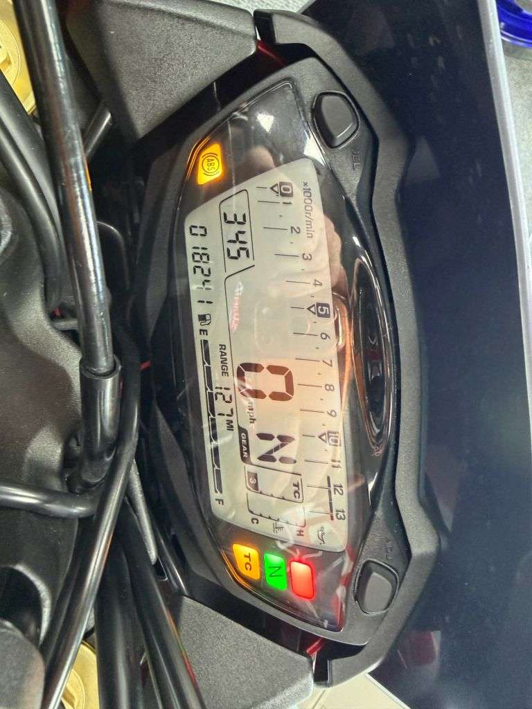 2017 SUZUKI GSX-S1000 2017 SUZUKI GSX-S1000