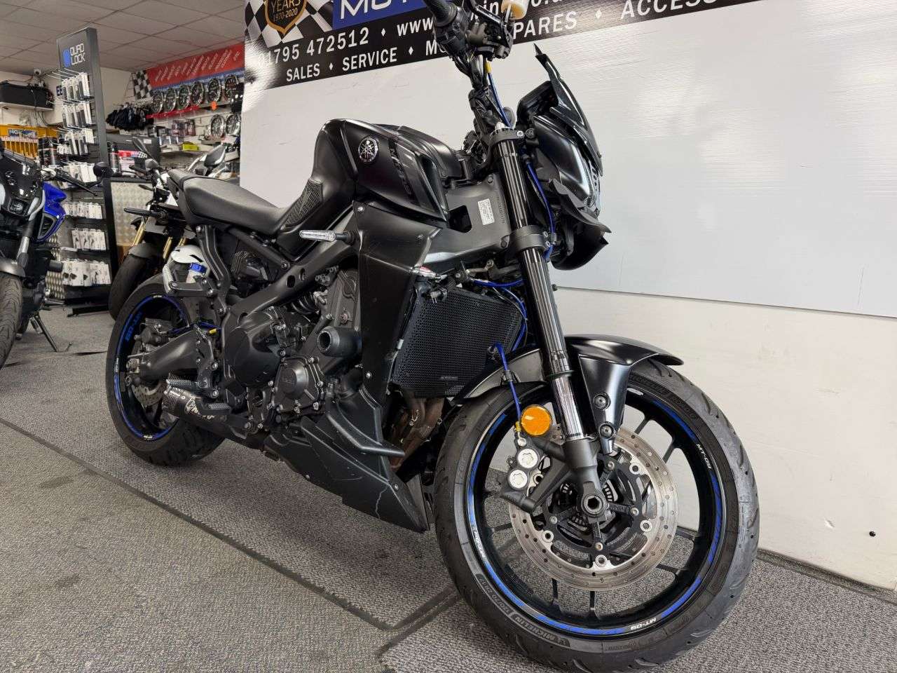 A 2021 YAMAHA MT-09 900 Hyper-naked Petrol Manual Euro 5 (119 ps) A 2021 YAMAHA MT-09 900 Hyper-naked Petrol Manual Euro 5 (119 ps)