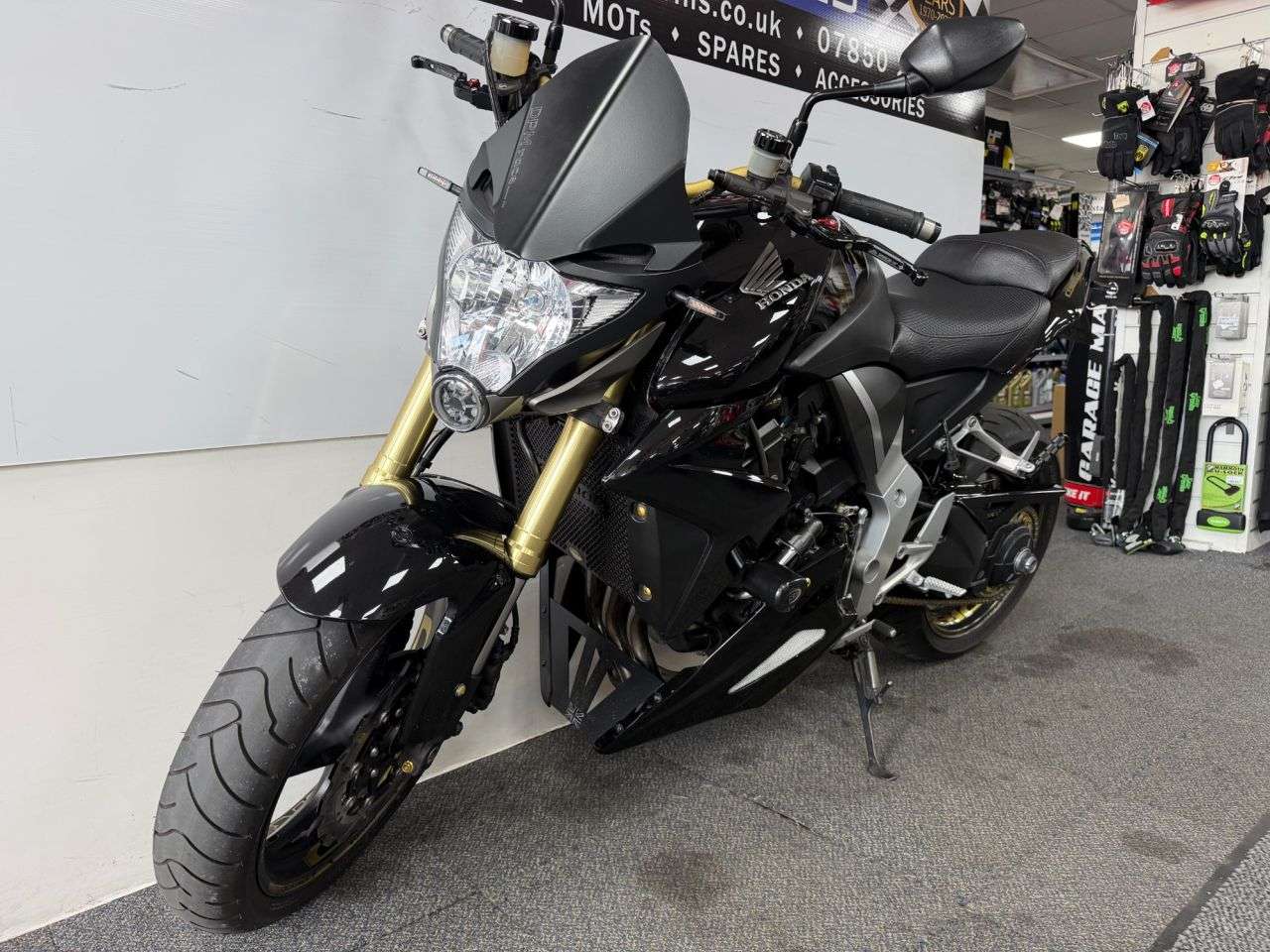 A 2011 HONDA CB1000R 1000 Naked Petrol Manual (125 ps) A 2011 HONDA CB1000R 1000 Naked Petrol Manual (125 ps)