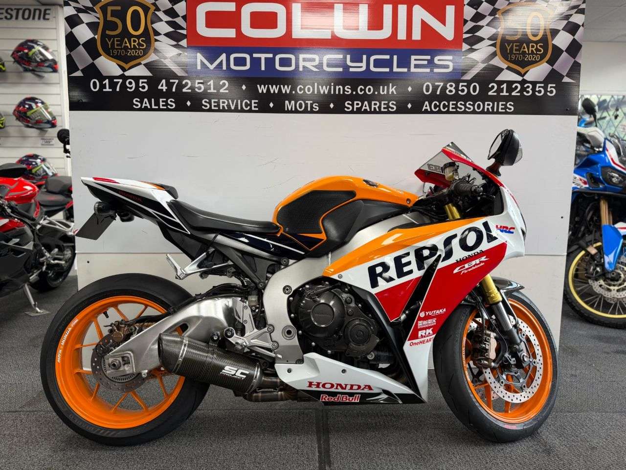 A 2015 HONDA CBR1000RR FIREBLADE 1000 Super Sports Petrol Manual (181 ps) A 2015 HONDA CBR1000RR FIREBLADE 1000 Super Sports Petrol Manual (181 ps)