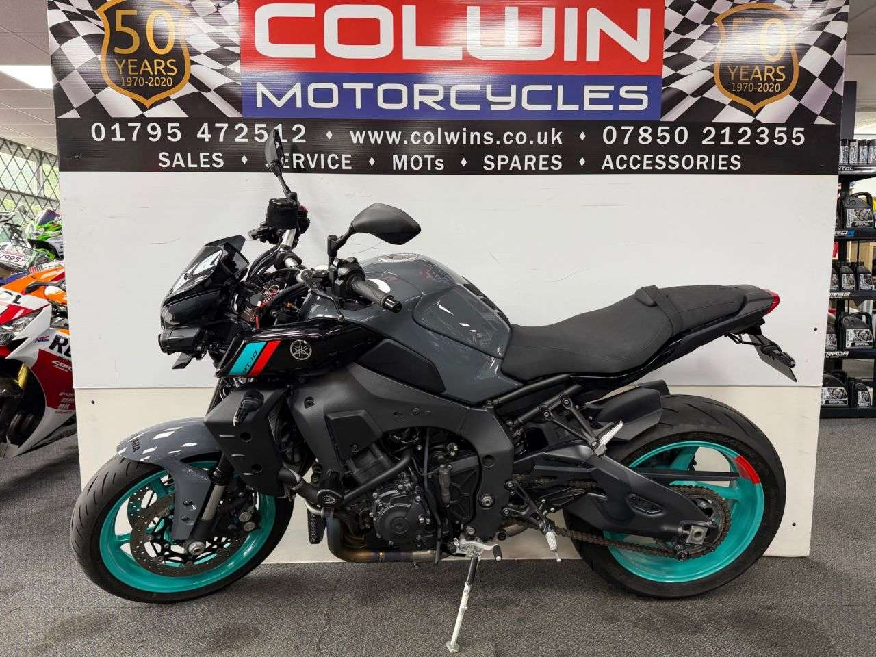 A 2023 YAMAHA MT-10 1000 Hyper-naked Petrol Manual Euro 5 (160 ps) A 2023 YAMAHA MT-10 1000 Hyper-naked Petrol Manual Euro 5 (160 ps)