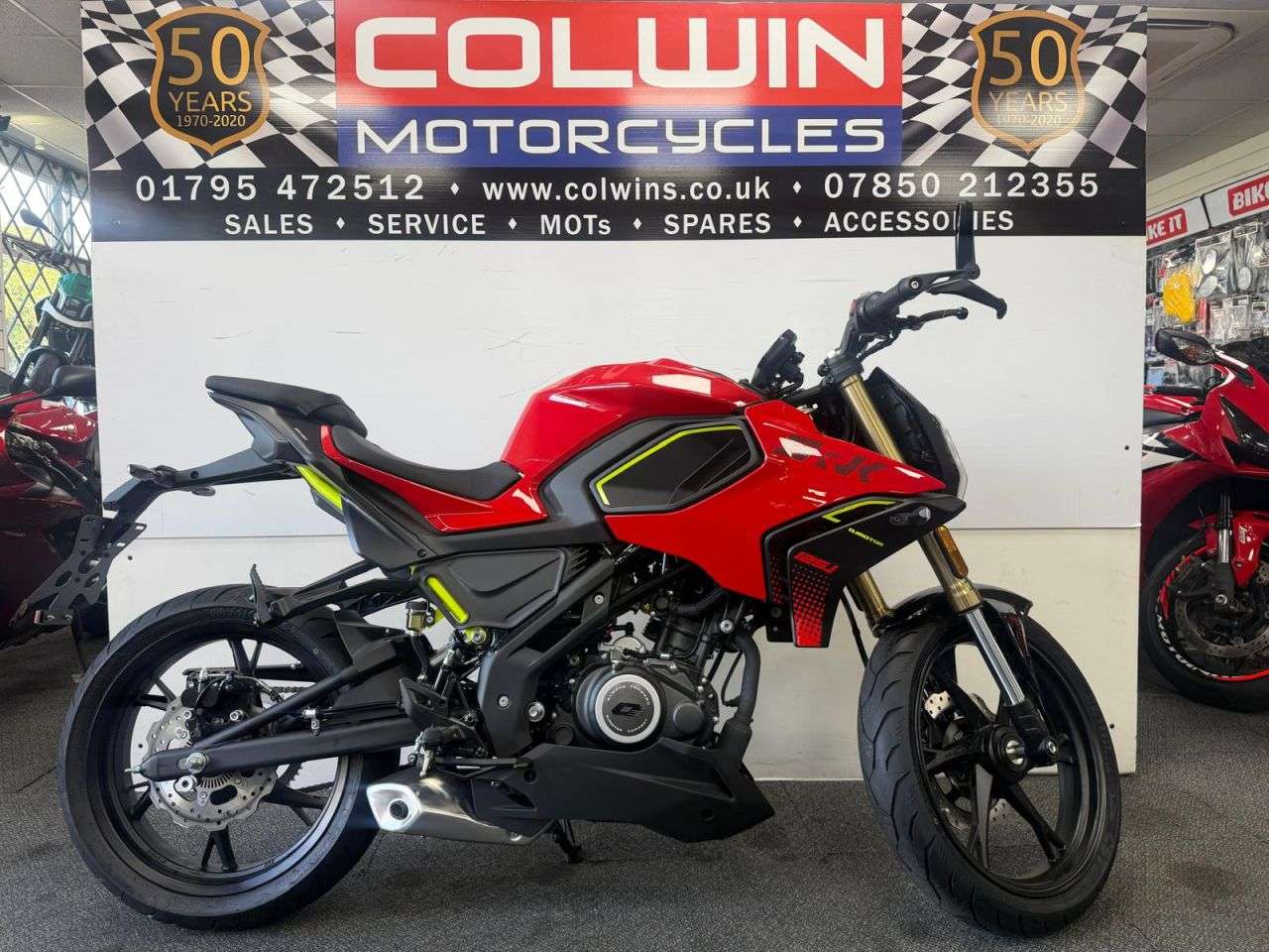 A 2026 QJMOTOR SRK125J 125cc A 2026 QJMOTOR SRK125J 125cc