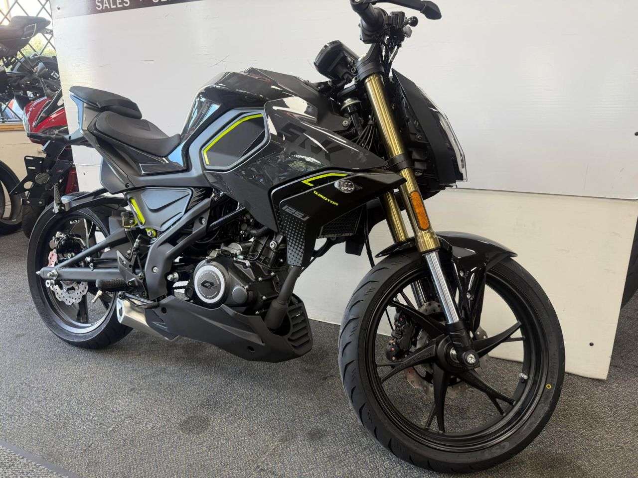 2026 QJMOTOR SRK125J 2026 QJMOTOR SRK125J
