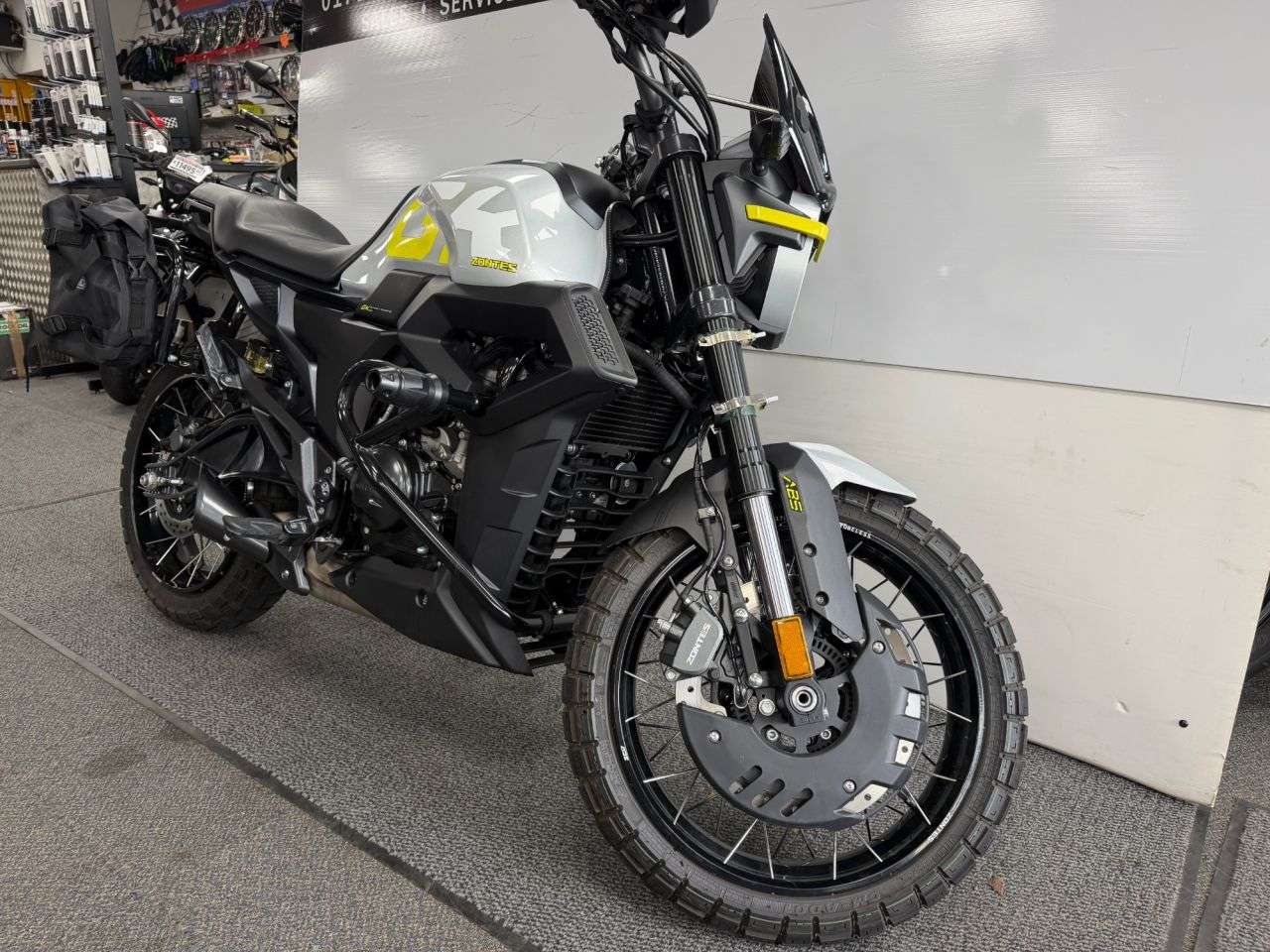 A 2024 ZONTES ZT125-GK 125 Naked Petrol Manual Euro 5 (15 ps) A 2024 ZONTES ZT125-GK 125 Naked Petrol Manual Euro 5 (15 ps)