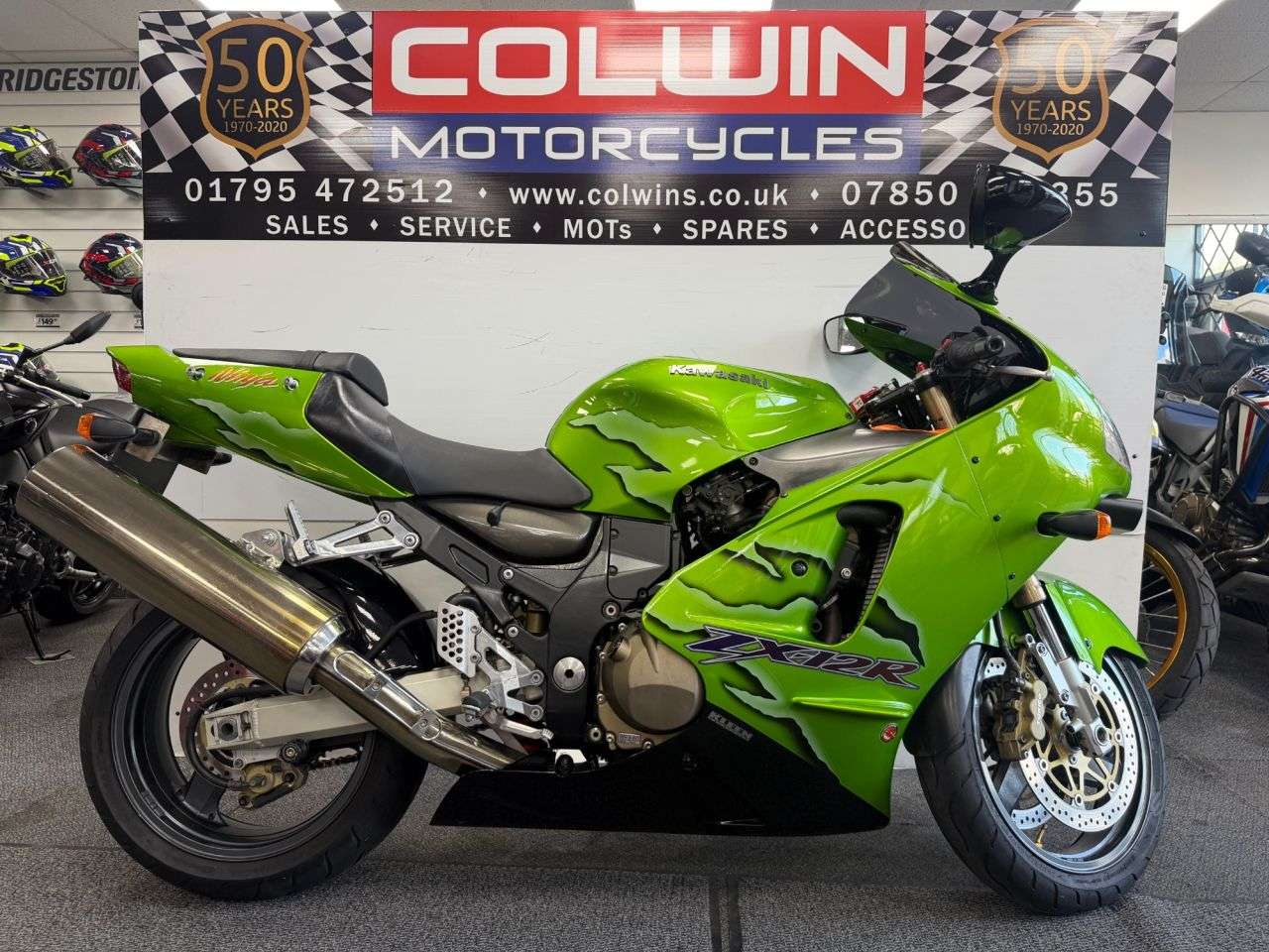 A 2001 KAWASAKI ZX-12R 1199cc A 2001 KAWASAKI ZX-12R 1199cc