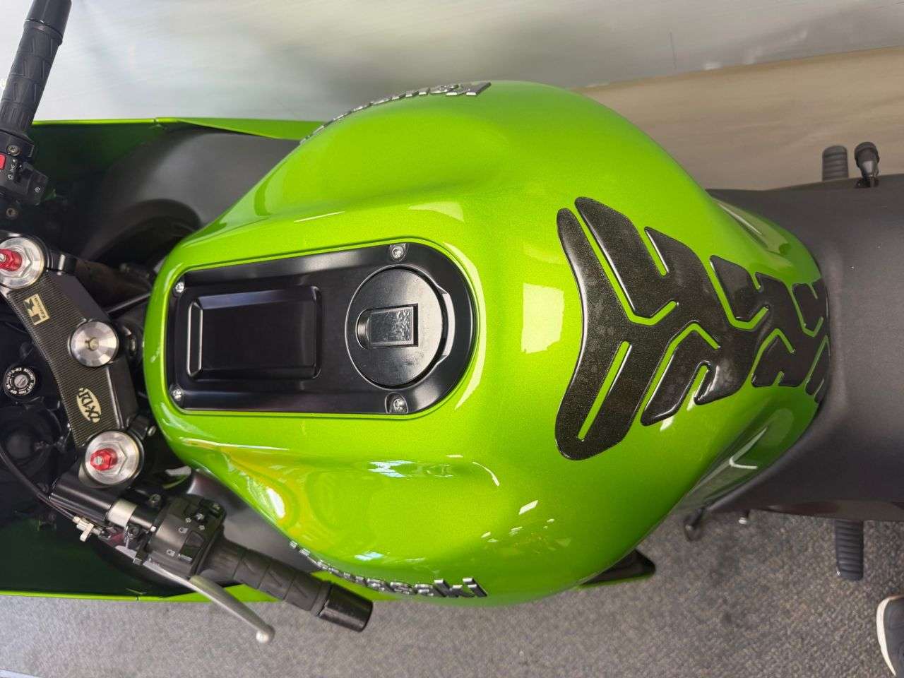 2001 KAWASAKI ZX-12R 2001 KAWASAKI ZX-12R