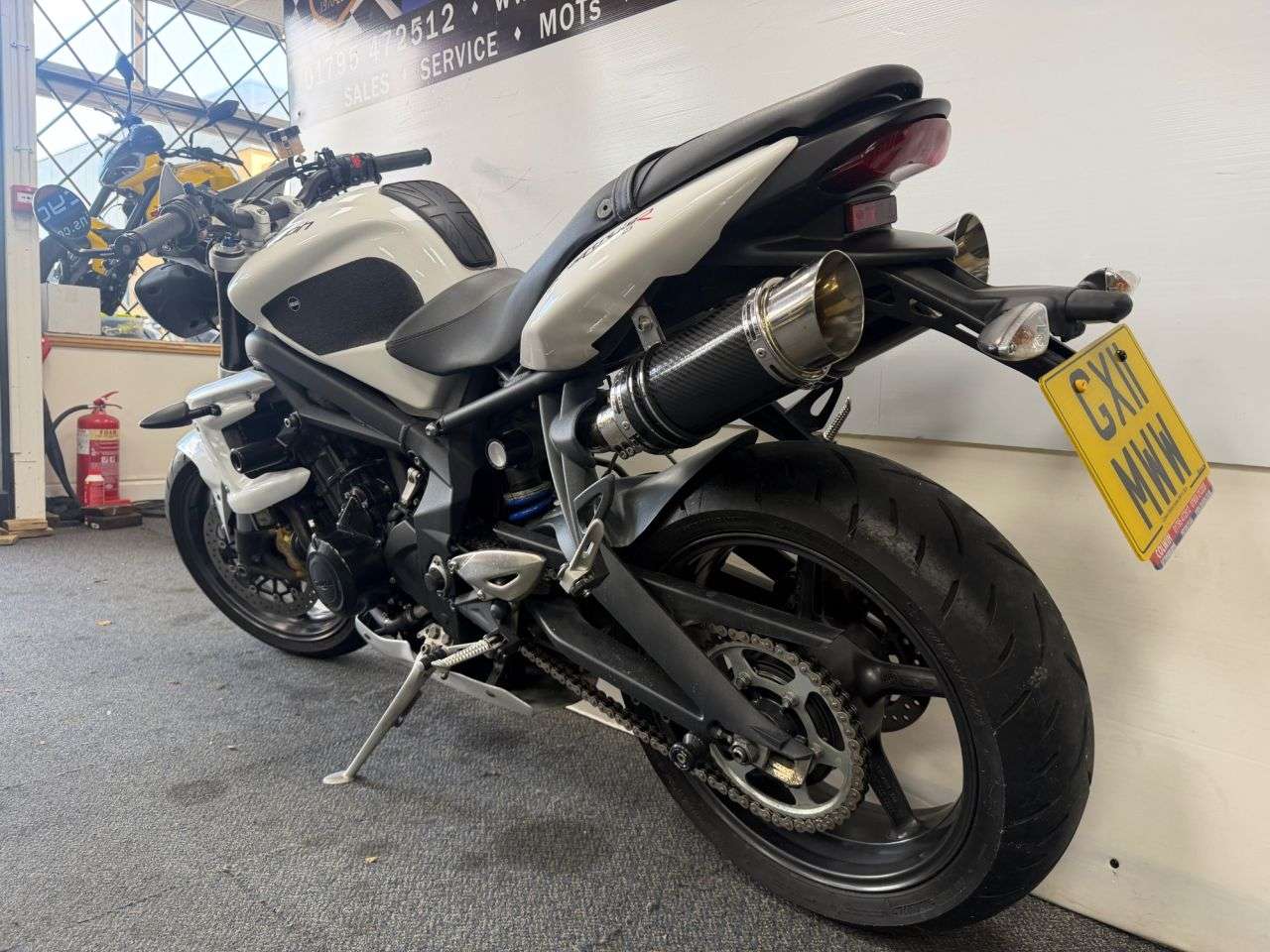2011 TRIUMPH STREET TRIPLE 765 2011 TRIUMPH STREET TRIPLE 765