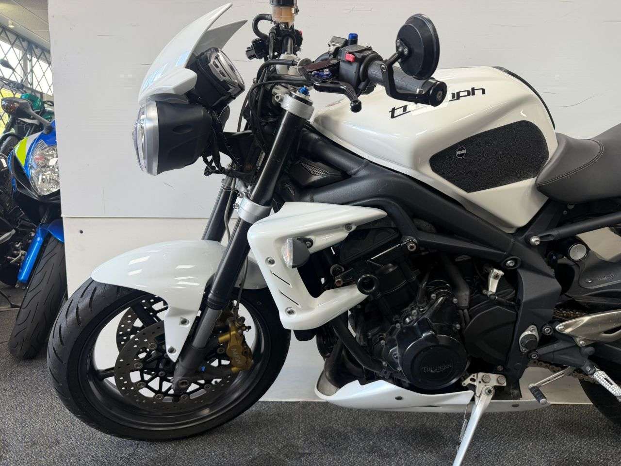 2011 TRIUMPH STREET TRIPLE 765 2011 TRIUMPH STREET TRIPLE 765