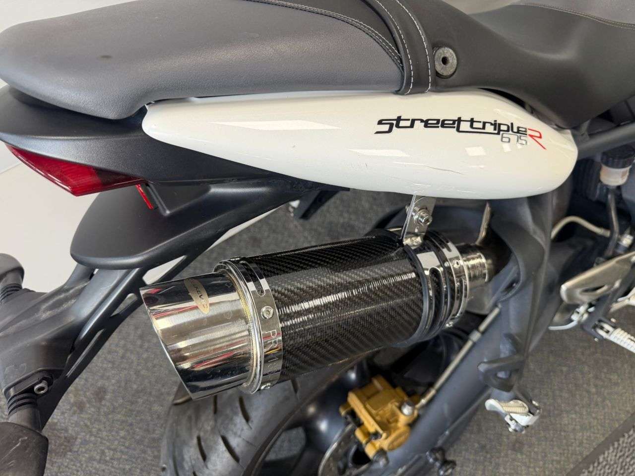2011 TRIUMPH STREET TRIPLE 765 2011 TRIUMPH STREET TRIPLE 765