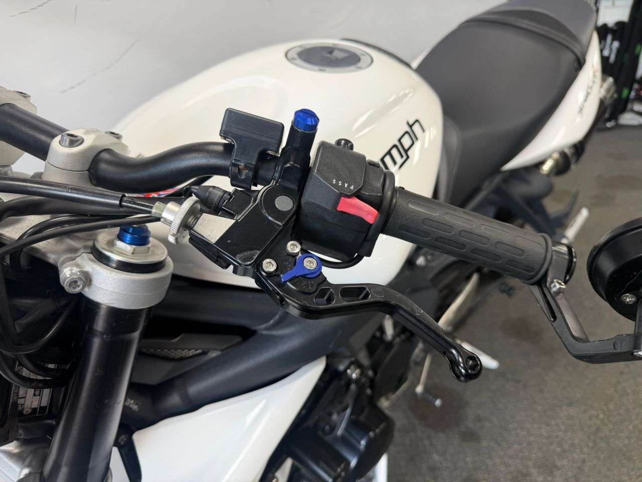 2011 TRIUMPH STREET TRIPLE 765 2011 TRIUMPH STREET TRIPLE 765