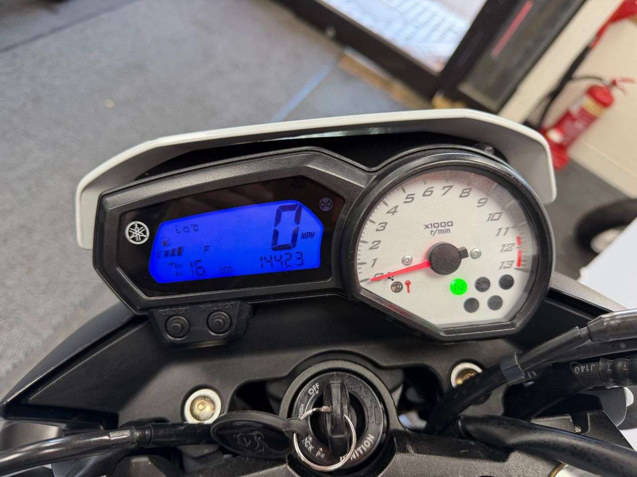 2011 YAMAHA FZ8 2011 YAMAHA FZ8