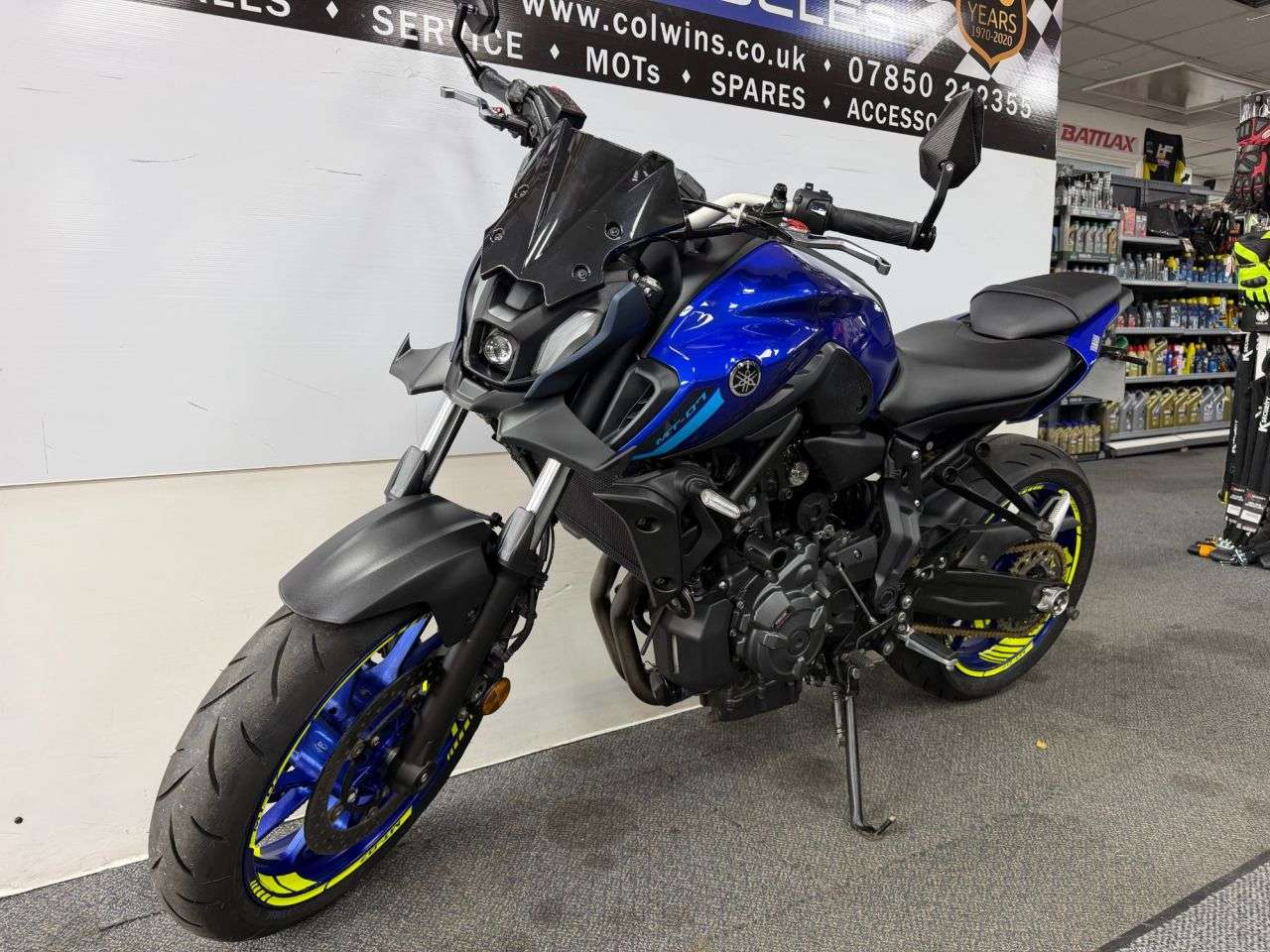 A 2022 YAMAHA MT-07 700 ABS Hyper-naked Petrol Manual Euro 5 (73 ps) A 2022 YAMAHA MT-07 700 ABS Hyper-naked Petrol Manual Euro 5 (73 ps)