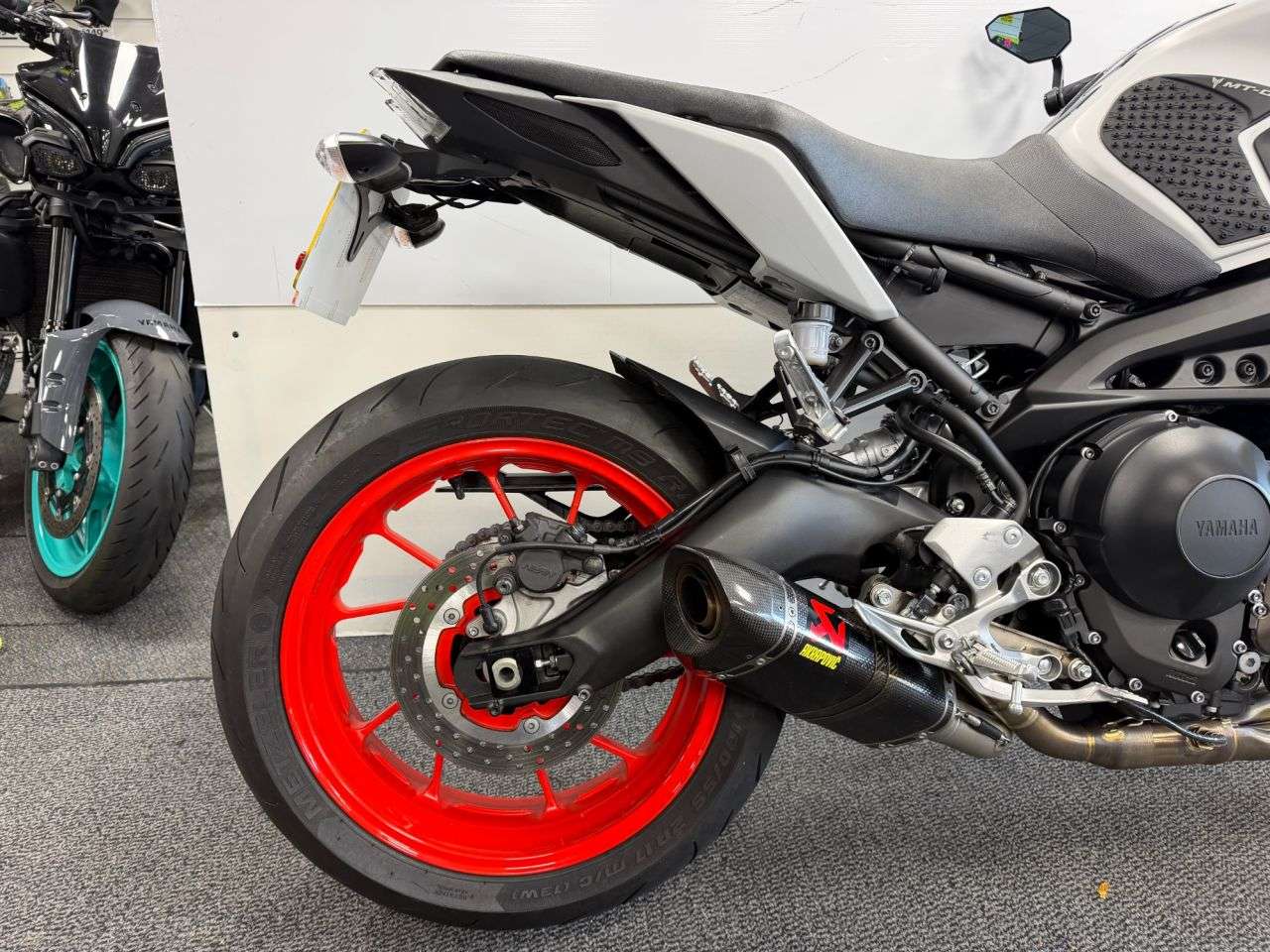 2020 YAMAHA MT-09 2020 YAMAHA MT-09