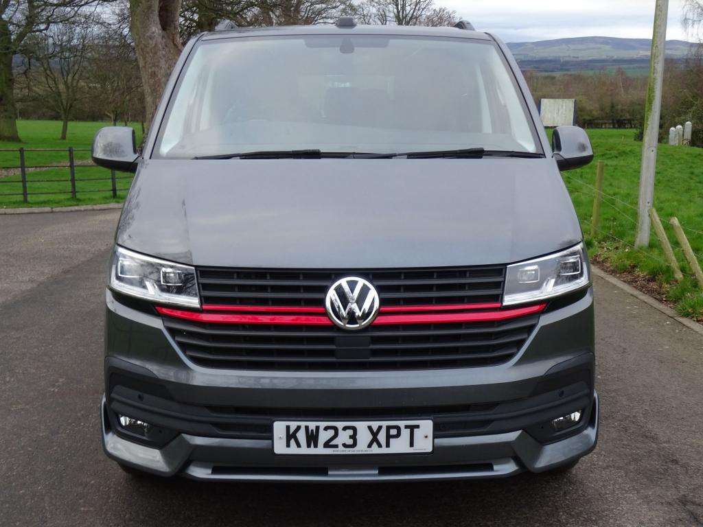 A 2023 VOLKSWAGEN TRANSPORTER Transporter T32 Highline Kombi Lwb150 Dsg A 2023 VOLKSWAGEN TRANSPORTER Transporter T32 Highline Kombi Lwb150 Dsg